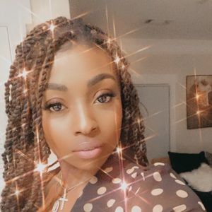 Meet your Posher, Edwina